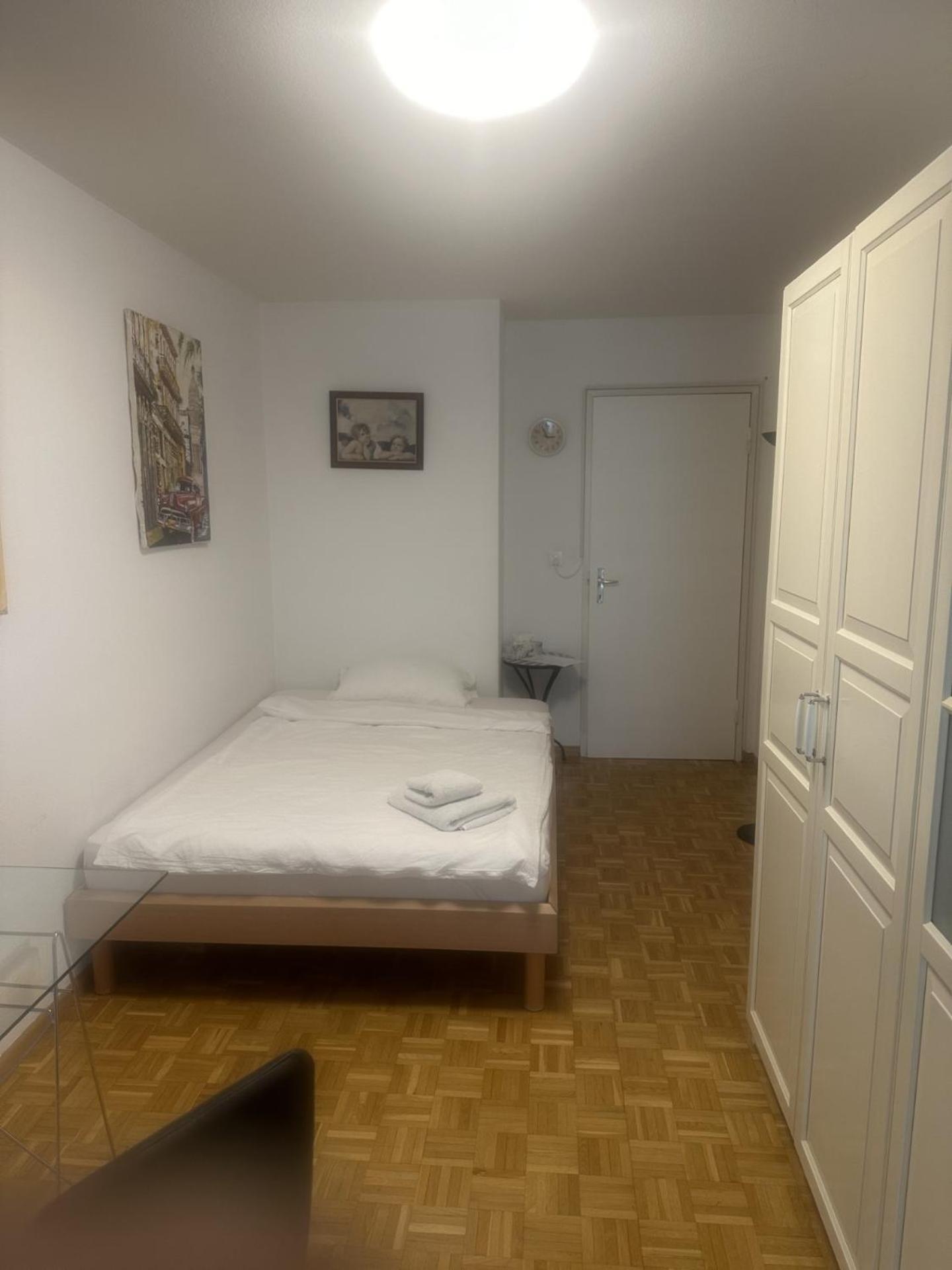 Schoenes Zimmer In Der City Βασιλεία Εξωτερικό φωτογραφία